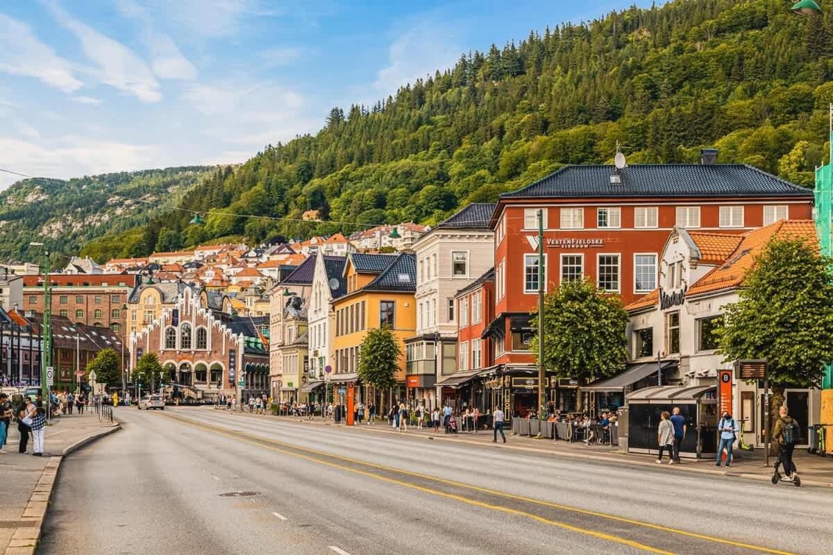 Dinbnb Apartments I 350M To Bryggen I Renovated 2023 I Quiet Top Apart Bergen Exteriör bild